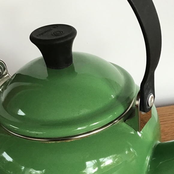 Le Creuset Vintage Fennel Green Kettle Retired Color For Display - Picture 6 of 12